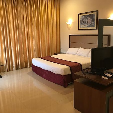 Kohinoor Atc Bed and Breakfast Bombay Esterno foto